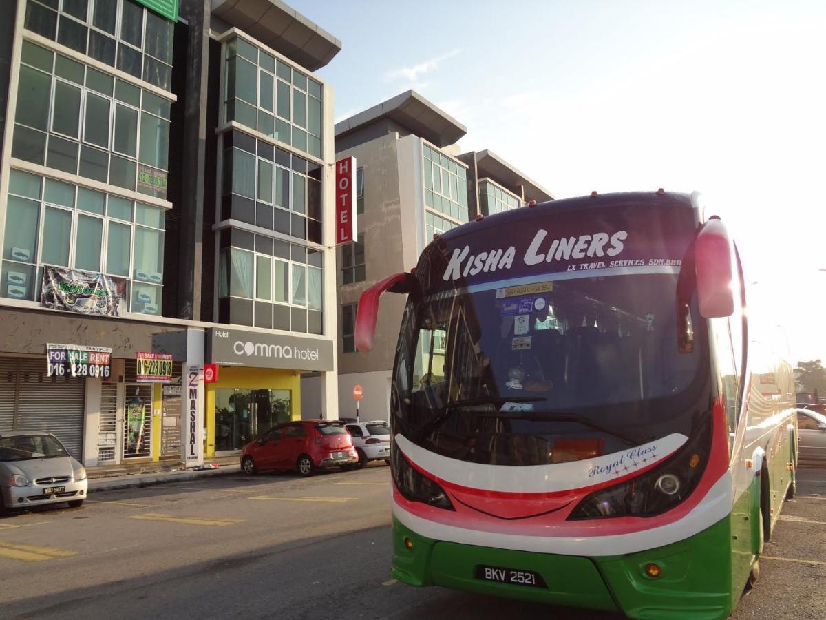 OYO 758 Comma Hotel Bandar Saujana Putra Exterior foto